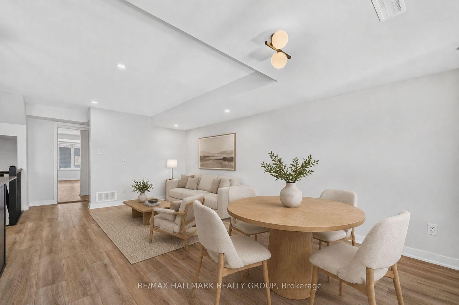 575 Takamose Private • Ottawa, ON photo 10