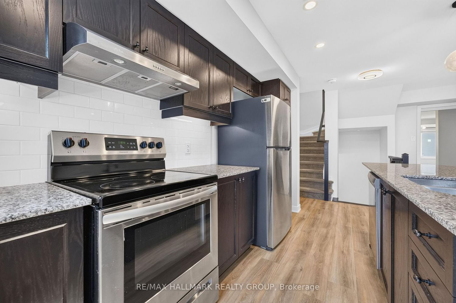 575 Takamose Private • Ottawa, ON photo 26