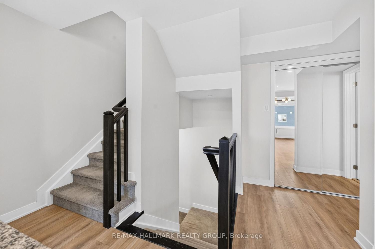 575 Takamose Private • Ottawa, ON photo 27