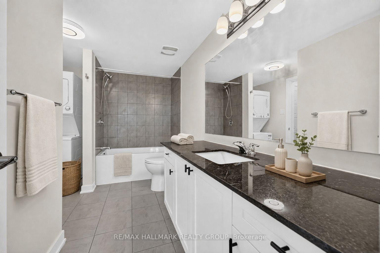 575 Takamose Private • Ottawa, ON photo 33