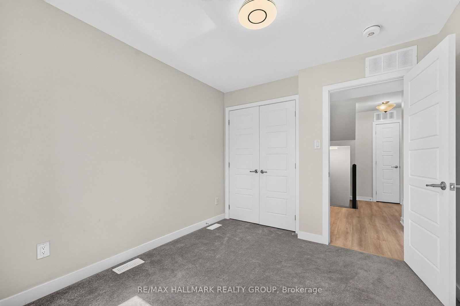575 Takamose Private • Ottawa, ON photo 39