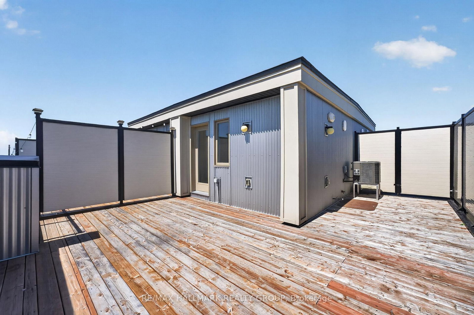 575 Takamose Private • Ottawa, ON photo 44