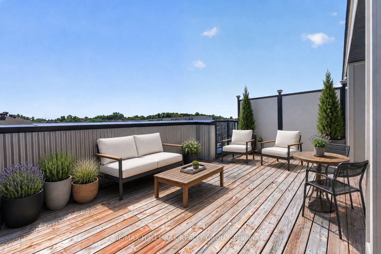 575 Takamose Private • Ottawa, ON photo 45