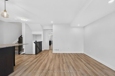 575 Takamose Private • Ottawa, ON photo 8