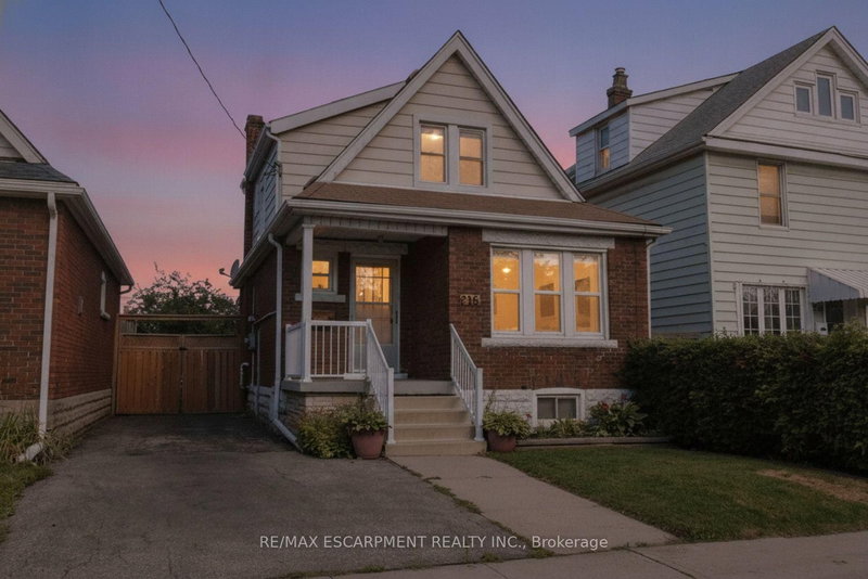 215 Paling Avenue