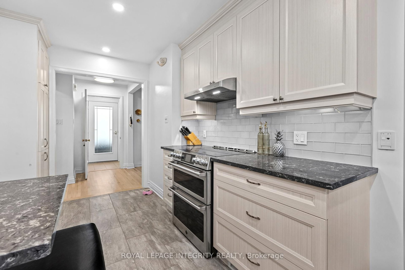 2183 Woodcrest Road • Ottawa, ON photo 16