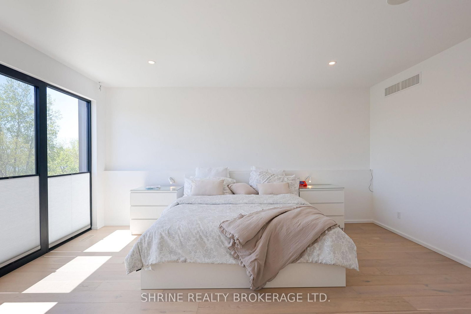 228 EDGEWATER Boulevard • Middlesex Centre, ON photo 23