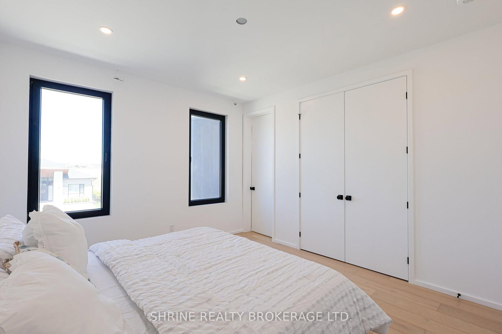 228 EDGEWATER Boulevard • Middlesex Centre, ON photo 40