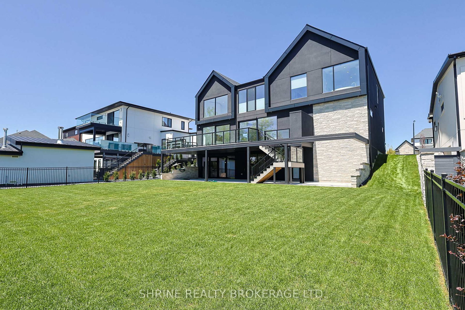 228 EDGEWATER Boulevard • Middlesex Centre, ON photo 44