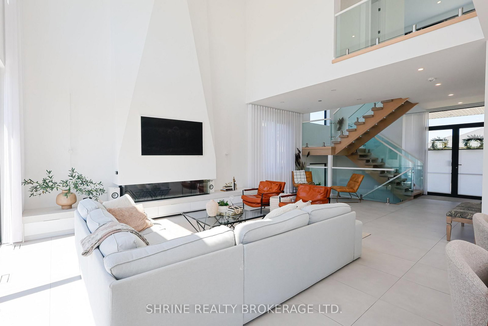 228 EDGEWATER Boulevard • Middlesex Centre, ON photo 8