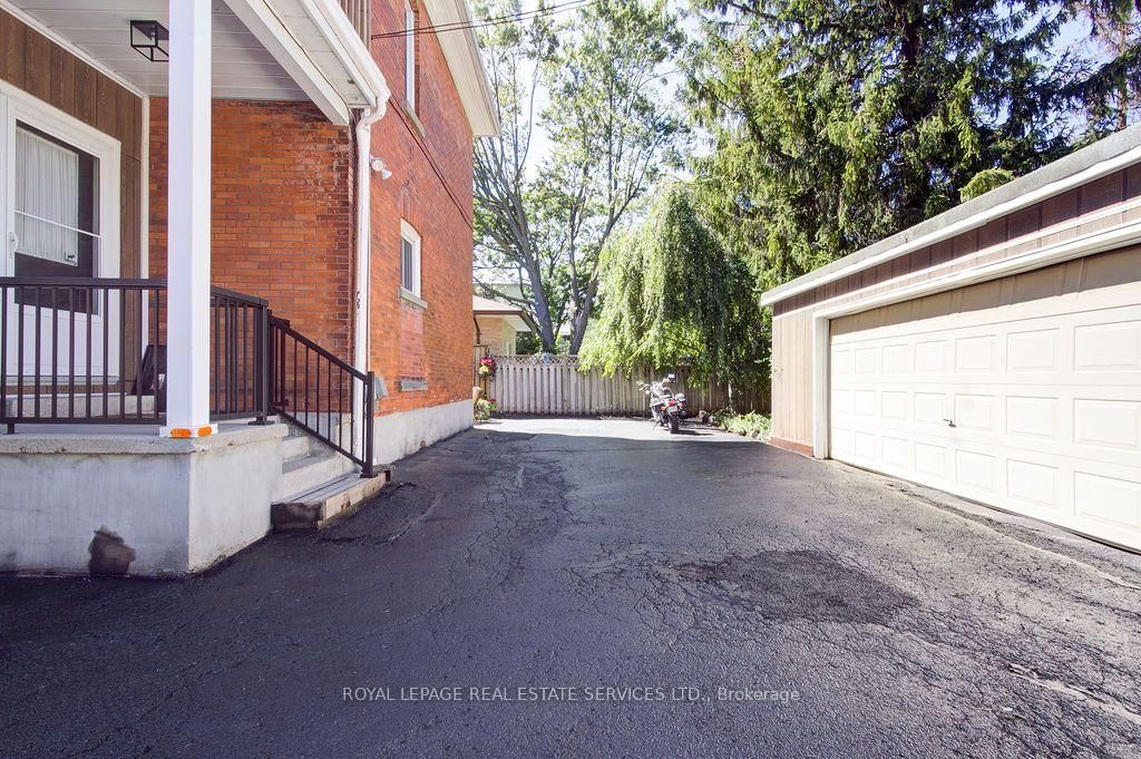 120 Hibernia Street • Stratford, ON photo 15