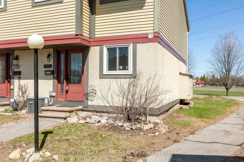 4338 Meadowvale Lane