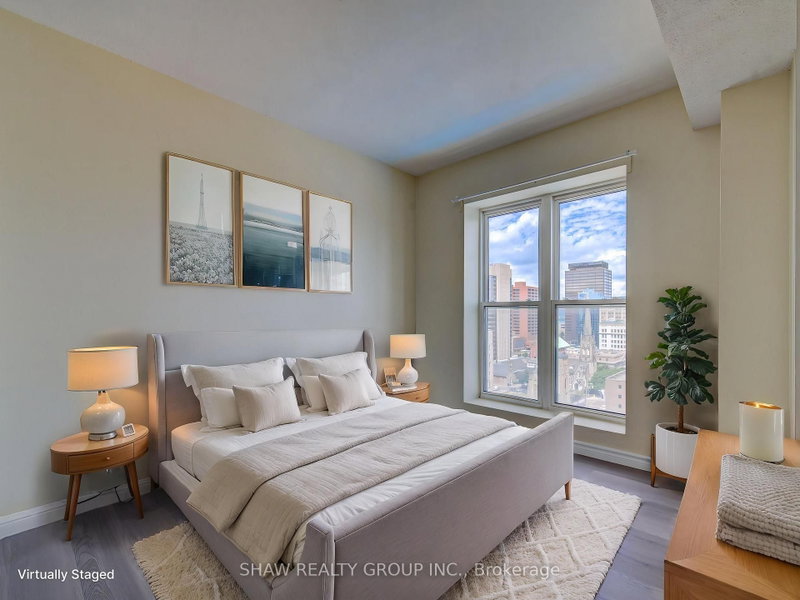 1402 - 135 James Street S