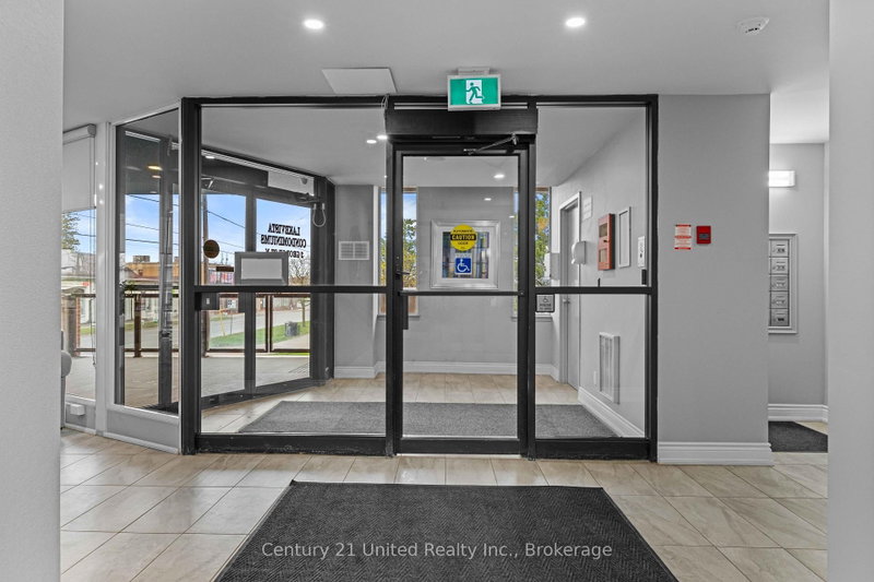 304 - 2 George Street N