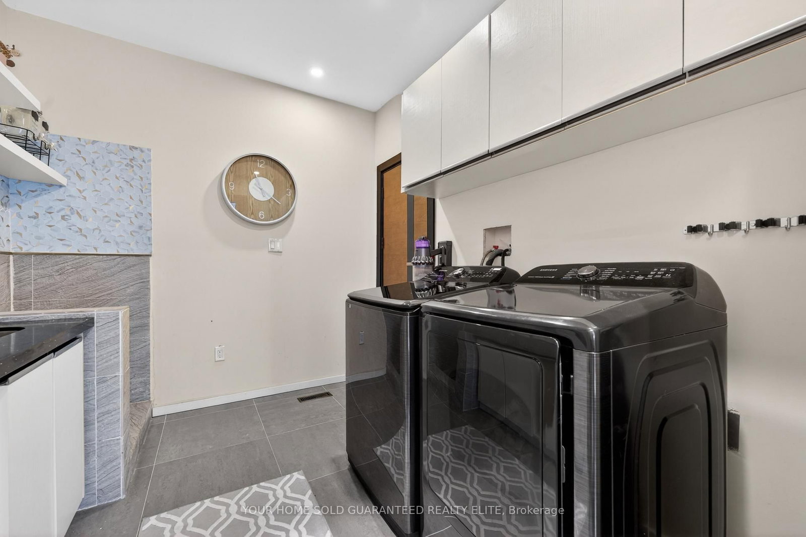 237B Main Street W • Grimsby, ON photo 14