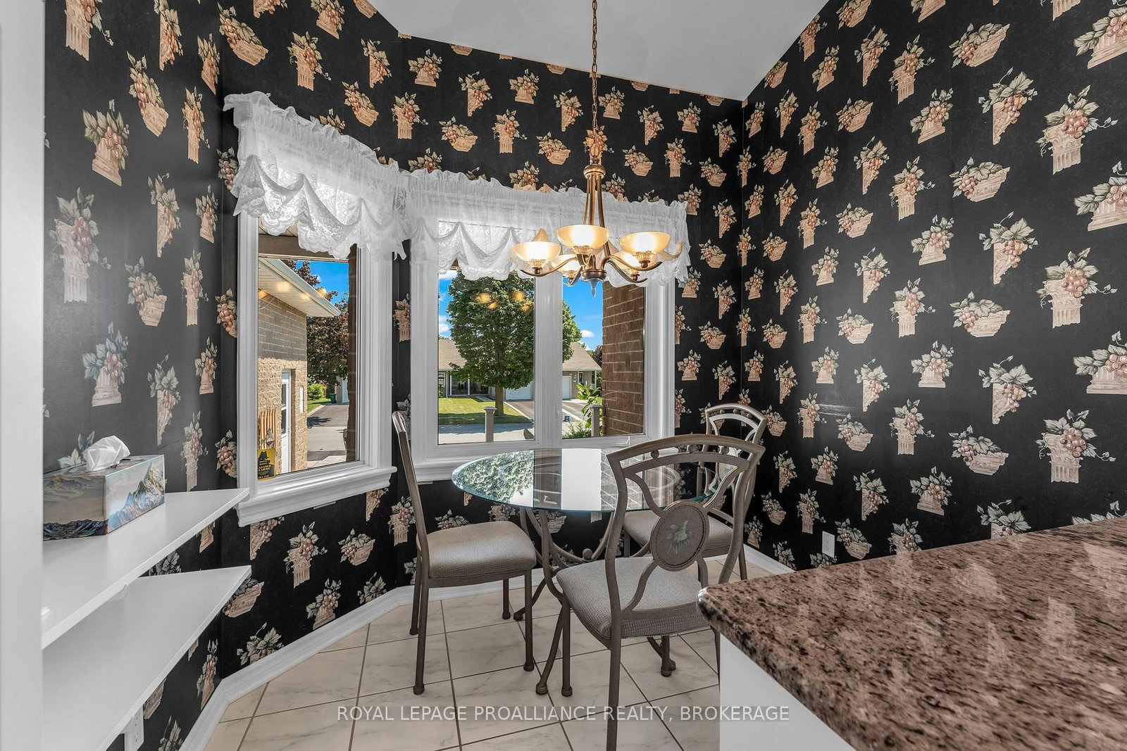 523 Trimble Gate • Kingston, ON photo 13