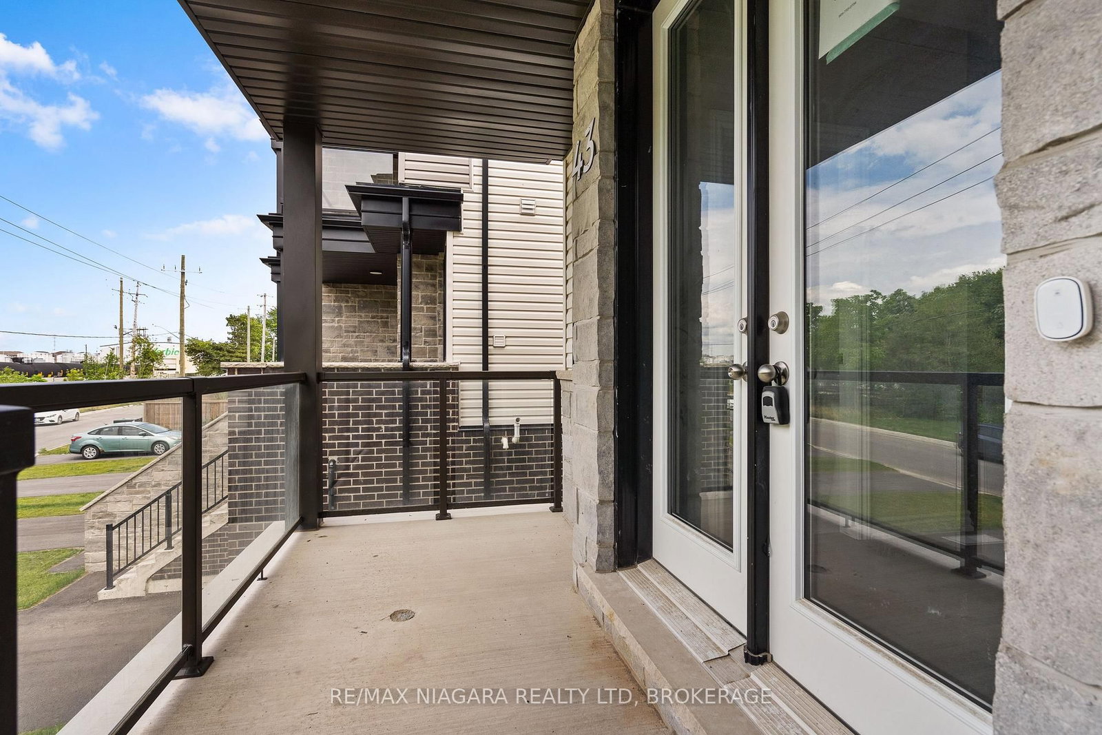 43 Superior Street • Welland, ON photo 3