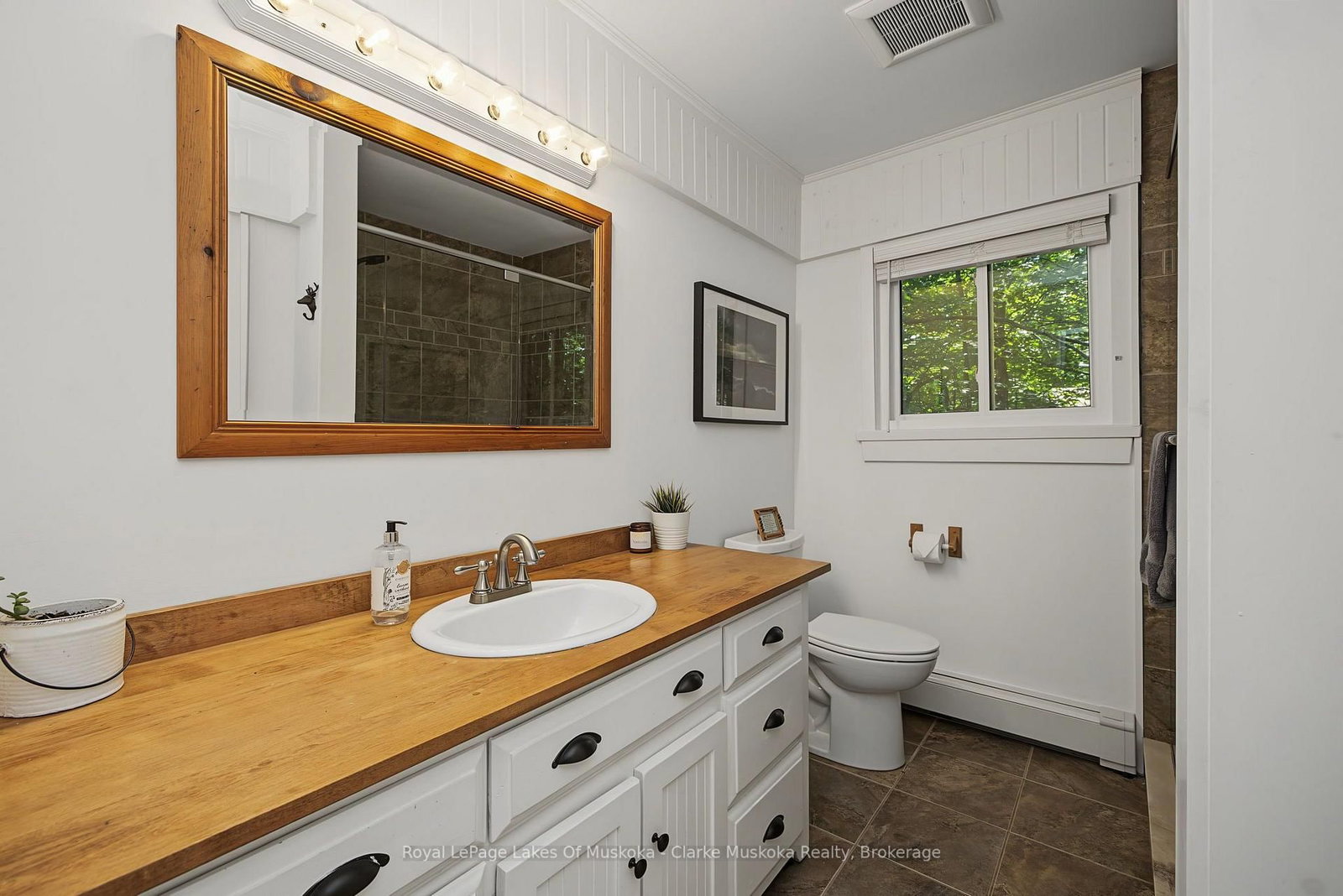 1048 Brackenrig Road • Muskoka Lakes, ON photo 36
