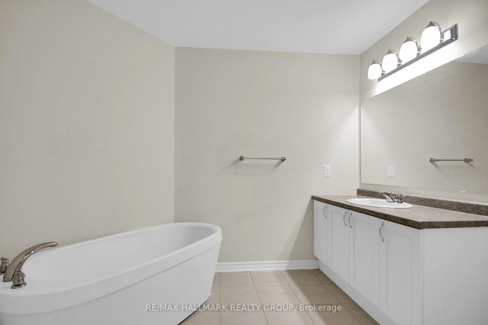 207 Willow Aster Circle • Ottawa, ON photo 31