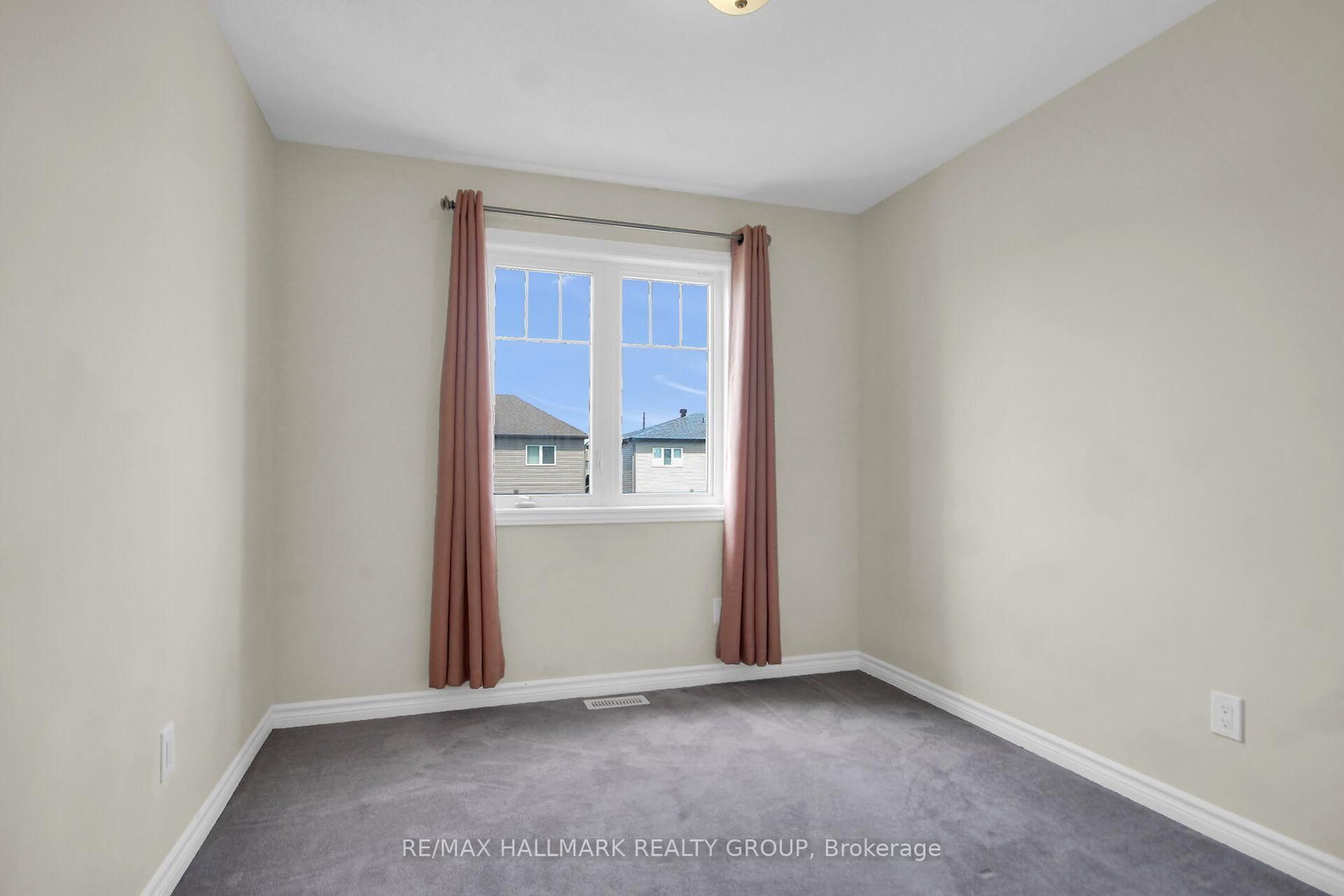 207 Willow Aster Circle • Ottawa, ON photo 35