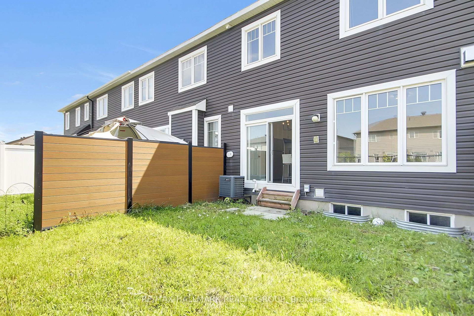 207 Willow Aster Circle • Ottawa, ON photo 44