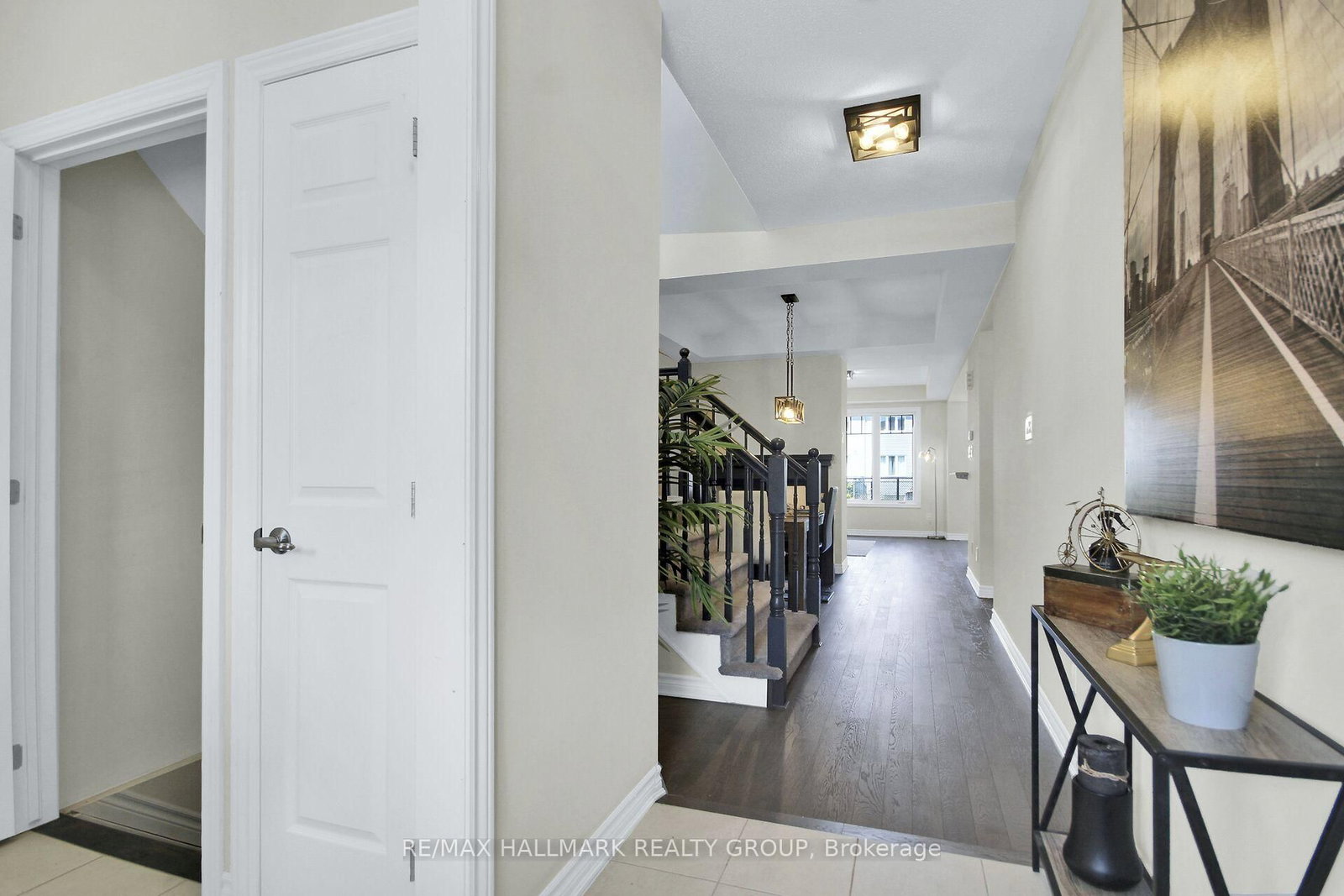 207 Willow Aster Circle • Ottawa, ON photo 6