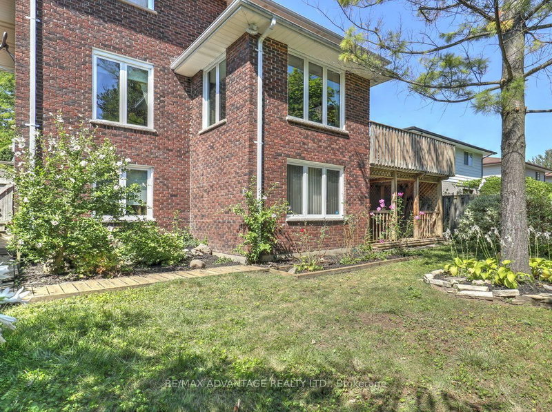 264 Suffolk Place