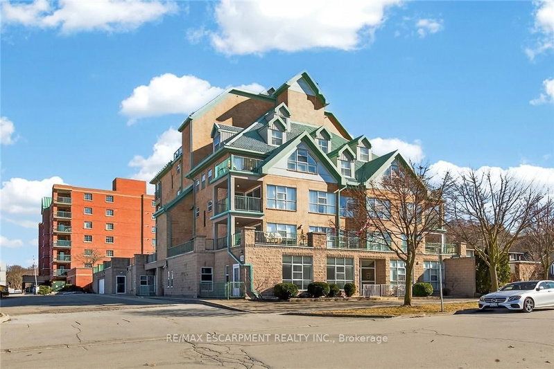 303 - 19 Lake Avenue S