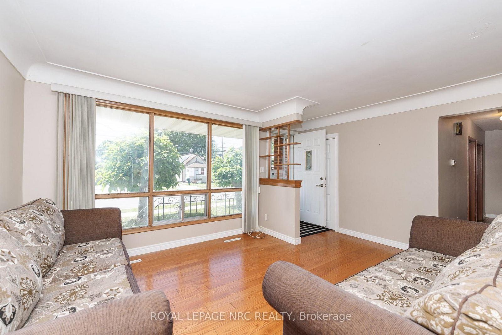 409 Broadway Avenue • Welland, ON photo 13