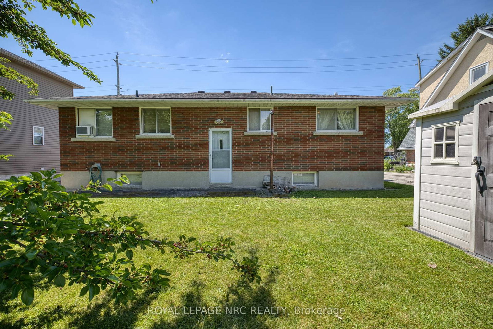 409 Broadway Avenue • Welland, ON photo 17