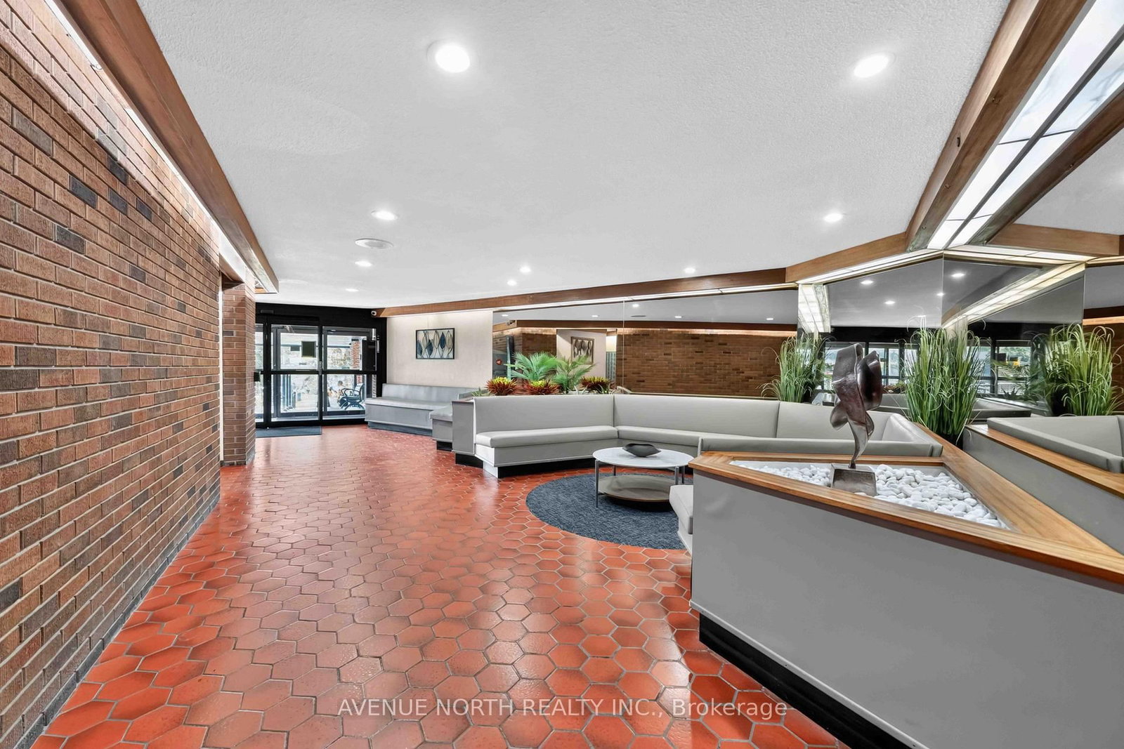 3100 Carling Avenue • #820 • Ottawa, ON photo 3