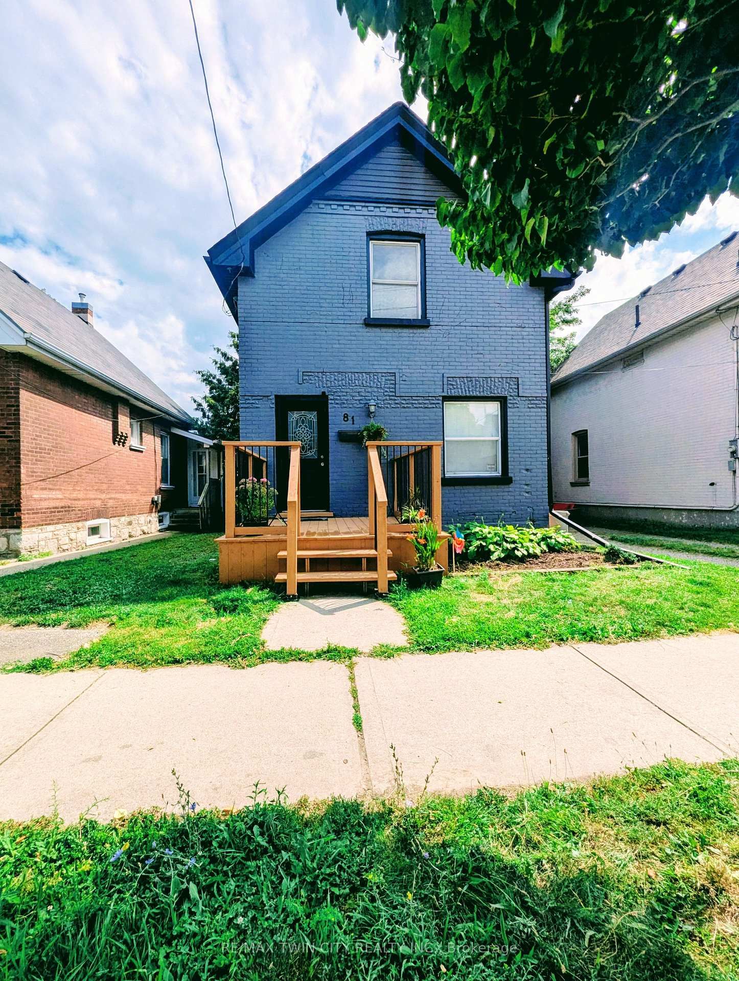 81 Grey Street • Brantford, ON photo 3