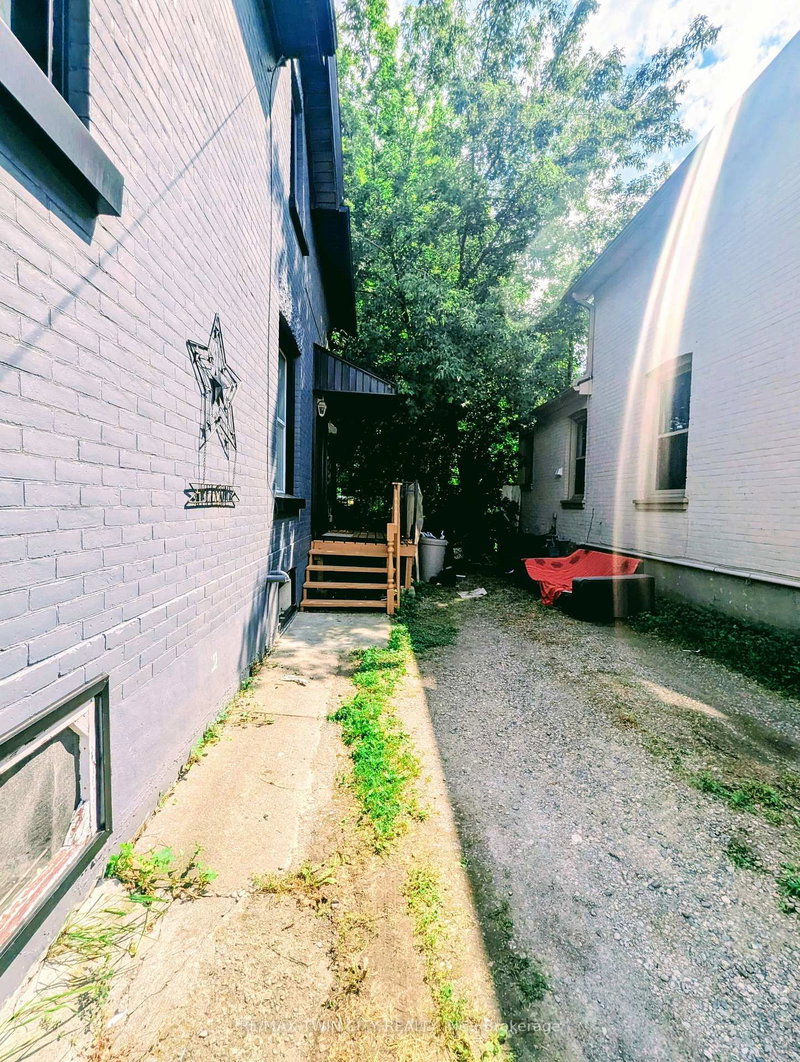 81 Grey St photo 5