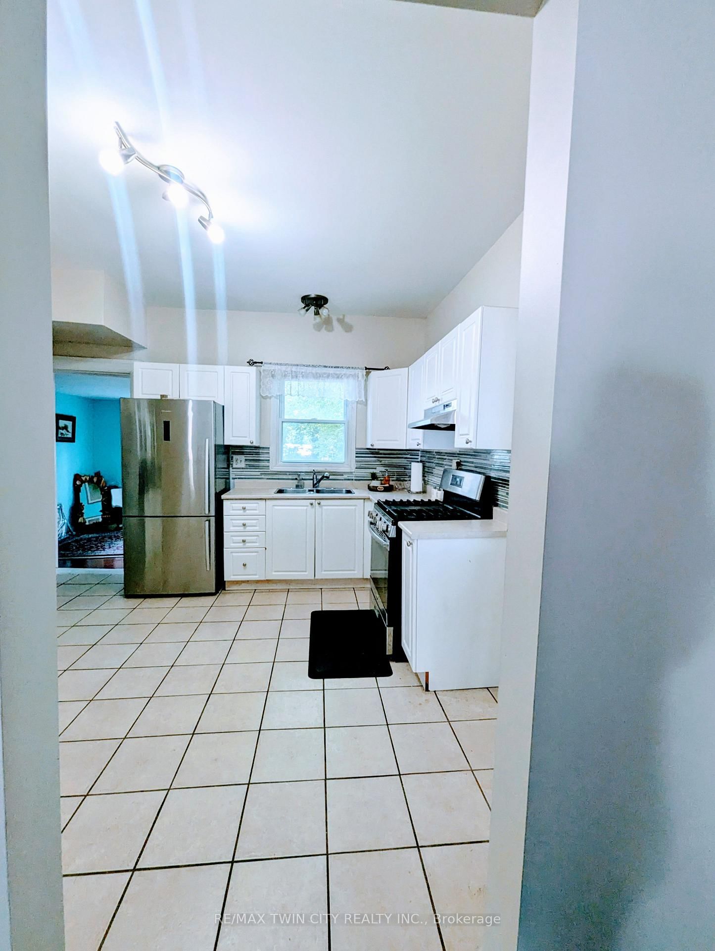 81 Grey Street • Brantford, ON photo 7