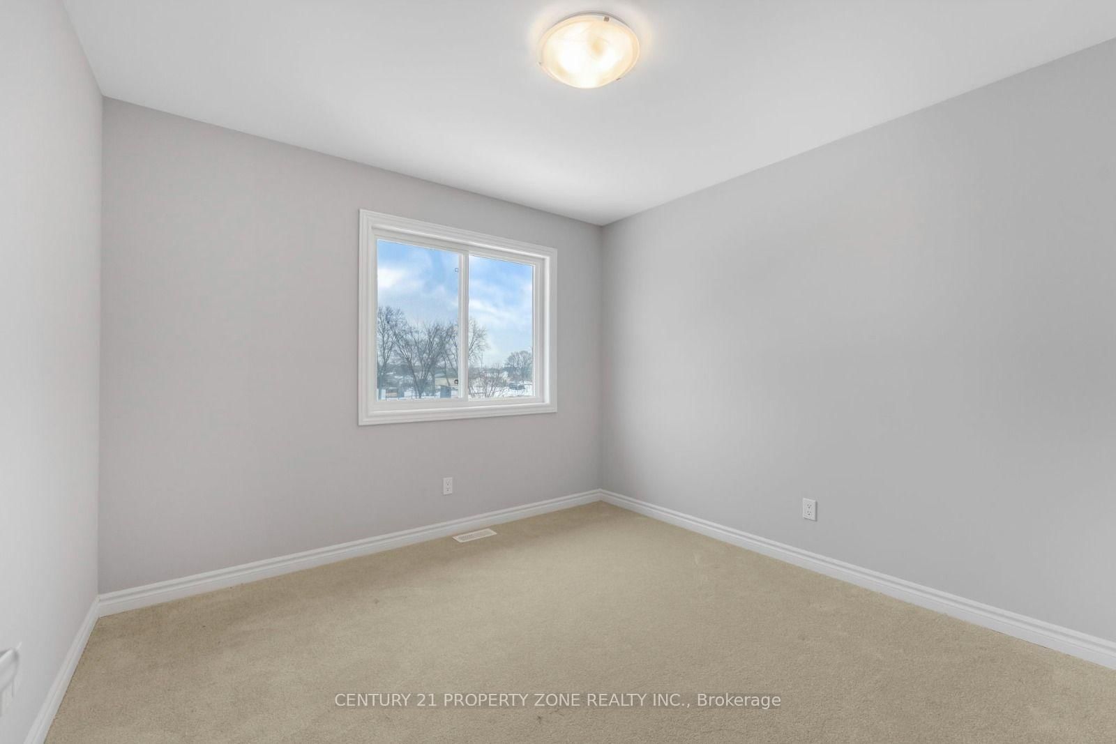 35 Caroline Street • Welland, ON photo 38