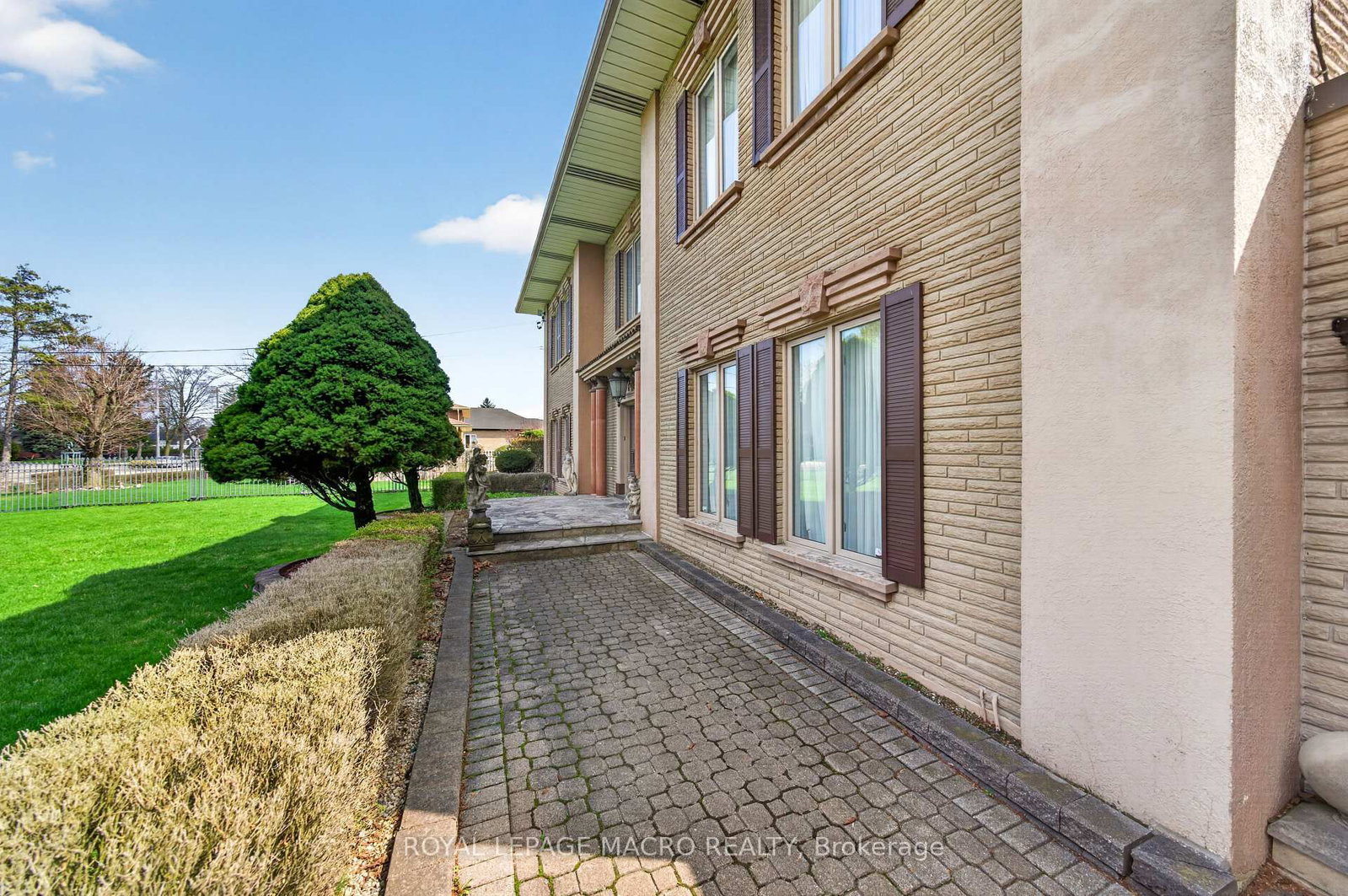 213 Stone Church Road W, Hamilton 3