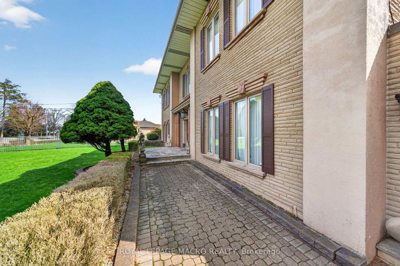213 Stone Church Road W