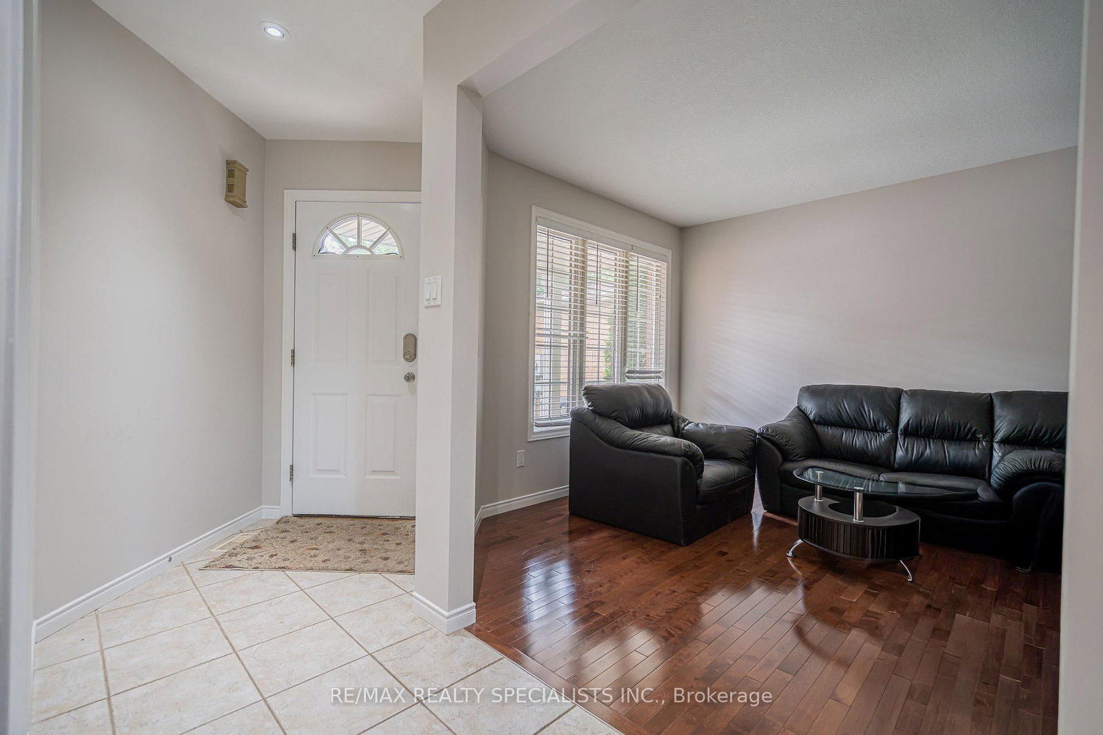 236 SUMMERFIELD Drive • Guelph, ON photo 3