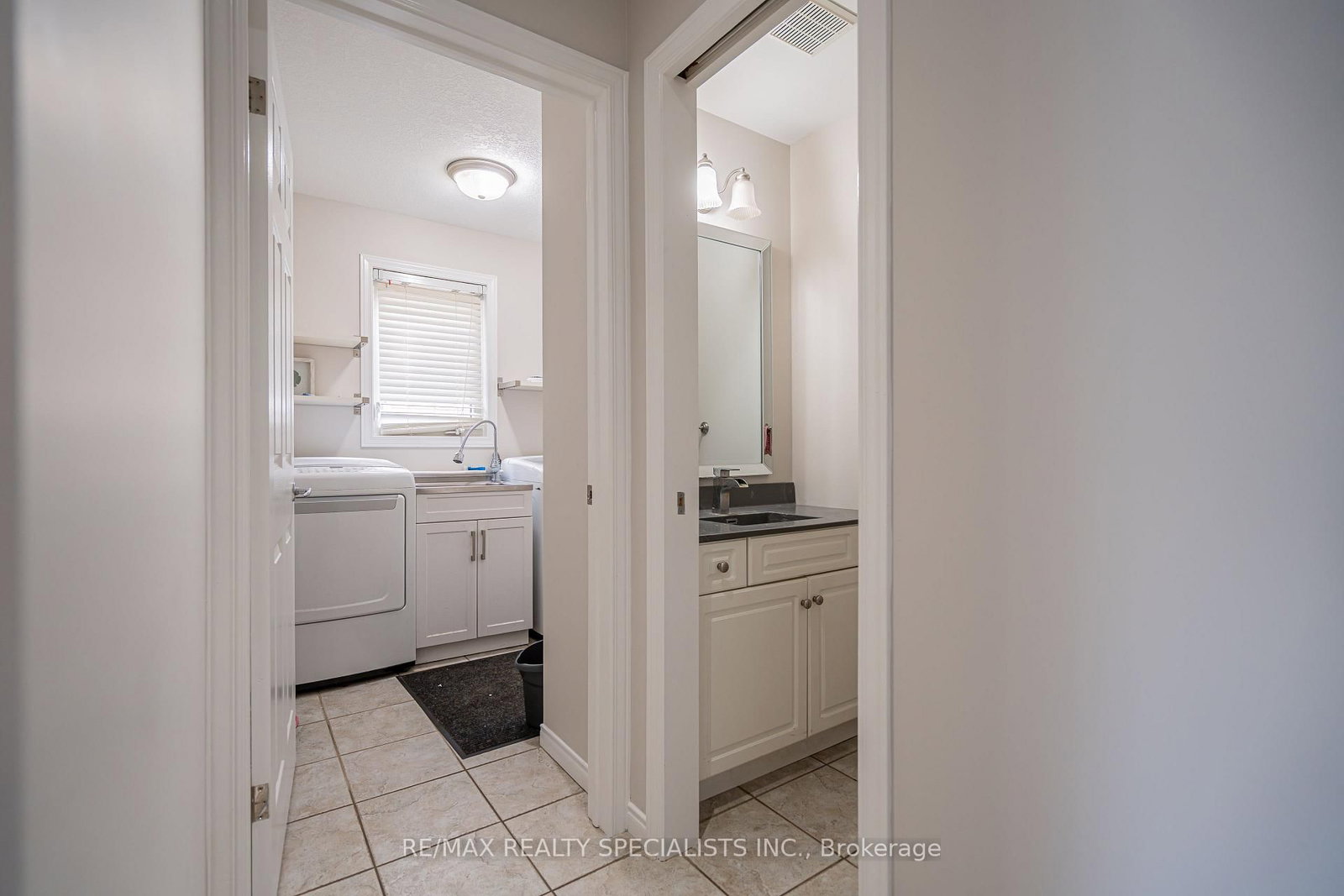 236 SUMMERFIELD Drive • Guelph, ON photo 6