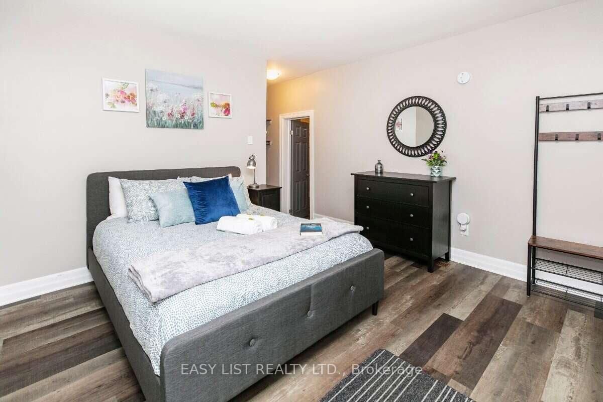 205 Marier Avenue • Ottawa, ON photo 11
