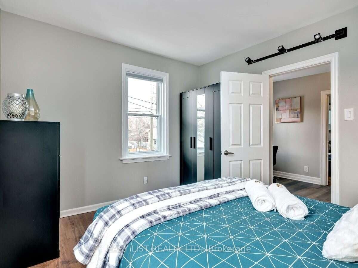 205 Marier Avenue • Ottawa, ON photo 20