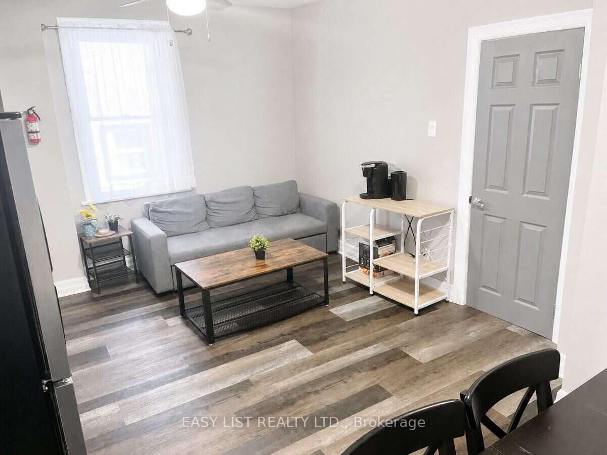 205 Marier Avenue • Ottawa, ON photo 8