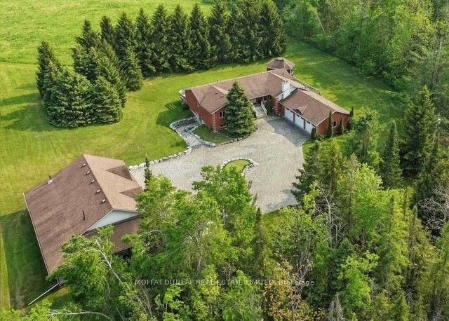 486098 30 Sideroad