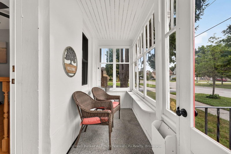 85 Cambria Rd N photo 4