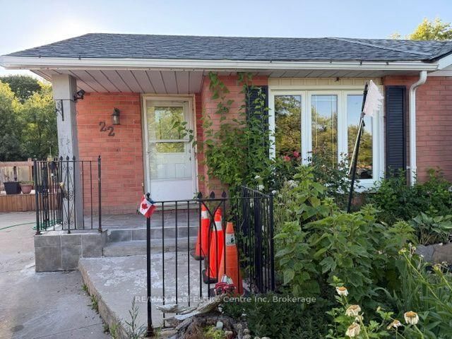 22 Calais Place E