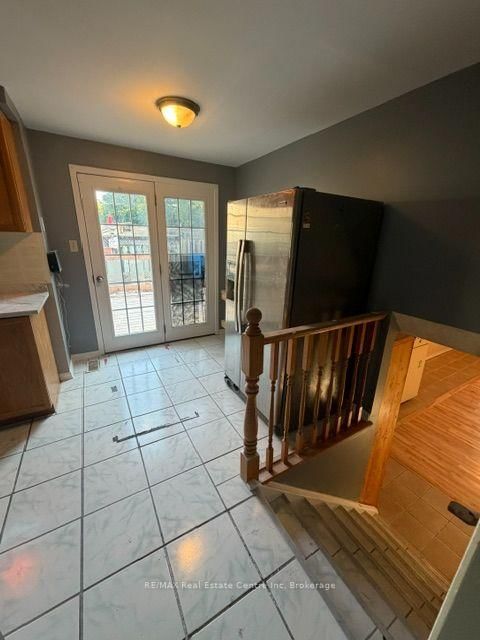 22 Calais Place E