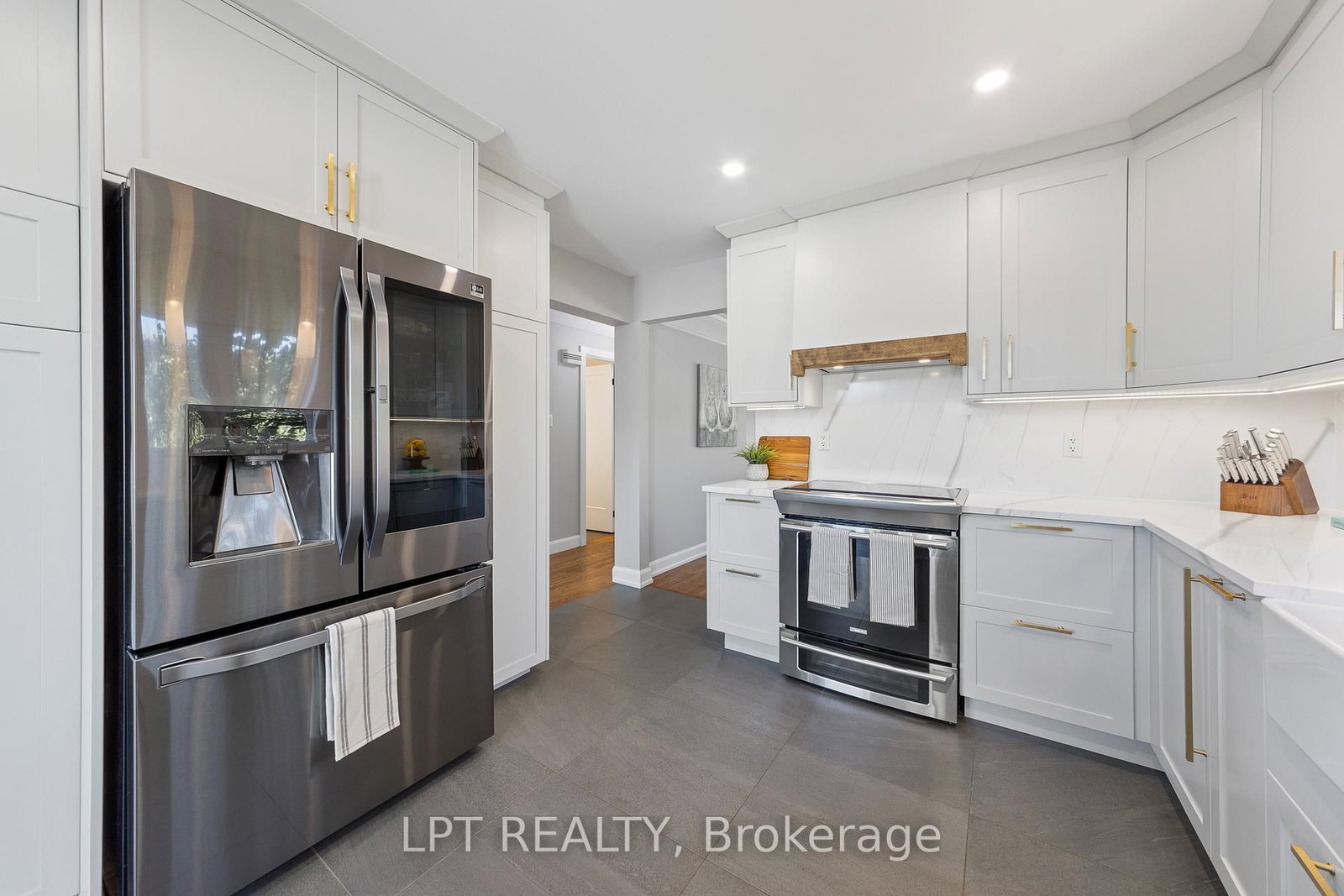 11 Elderwood Trail • Ottawa, ON photo 10