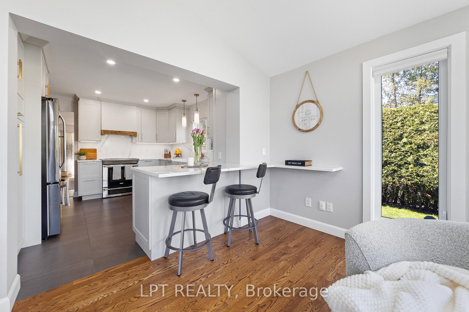 11 Elderwood Trail • Ottawa, ON photo 14