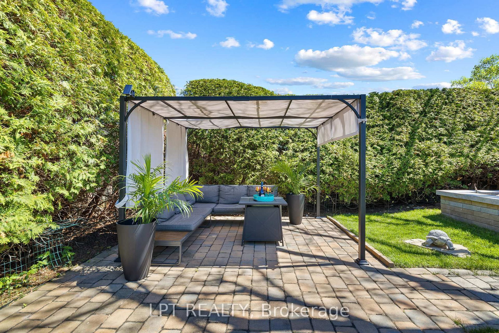 11 Elderwood Trail • Ottawa, ON photo 38