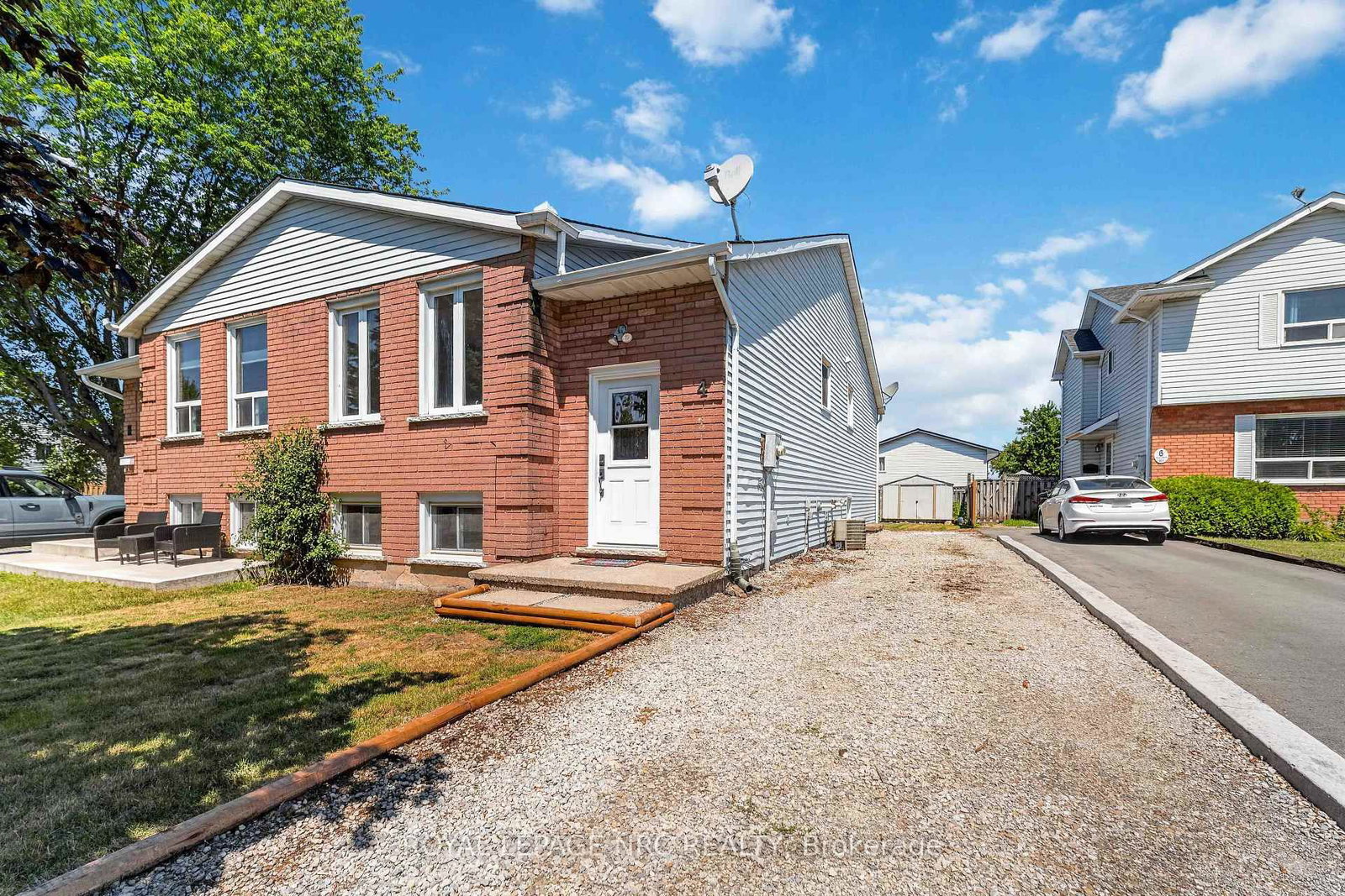 4 Saturn Road • Port Colborne, ON photo 2